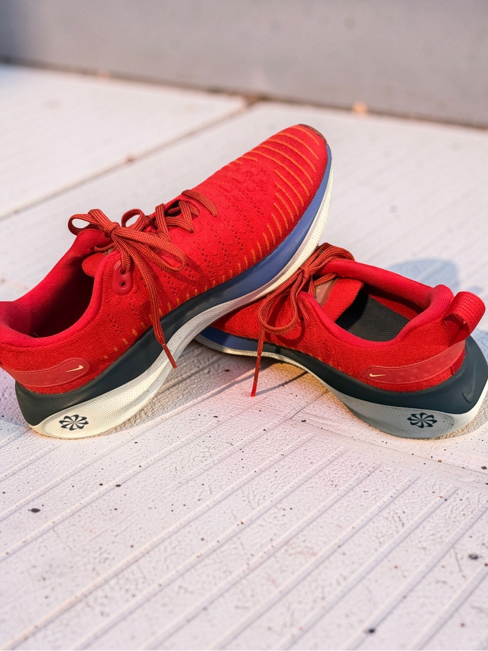 Nikes Mens InfinityRN Road Runnings Shoes Men’s 8 / Women’s 9.5